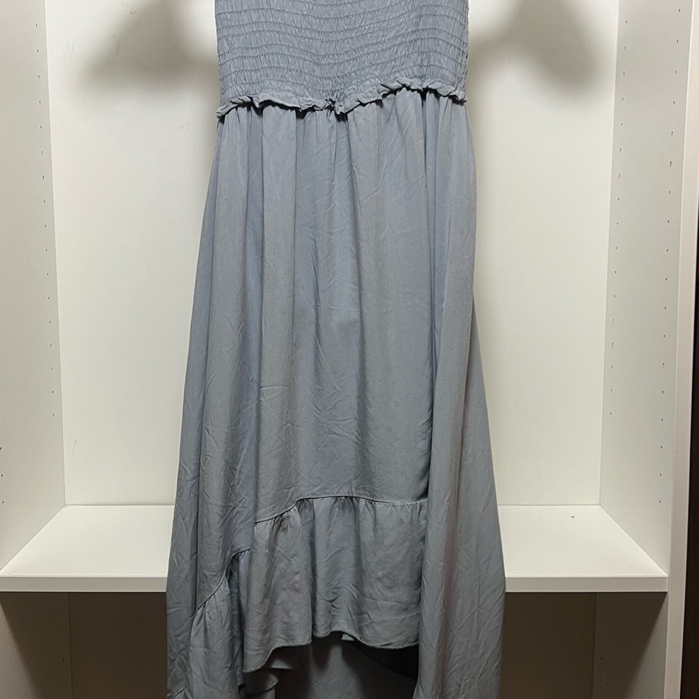 Elegant High-Low Dress in Gray